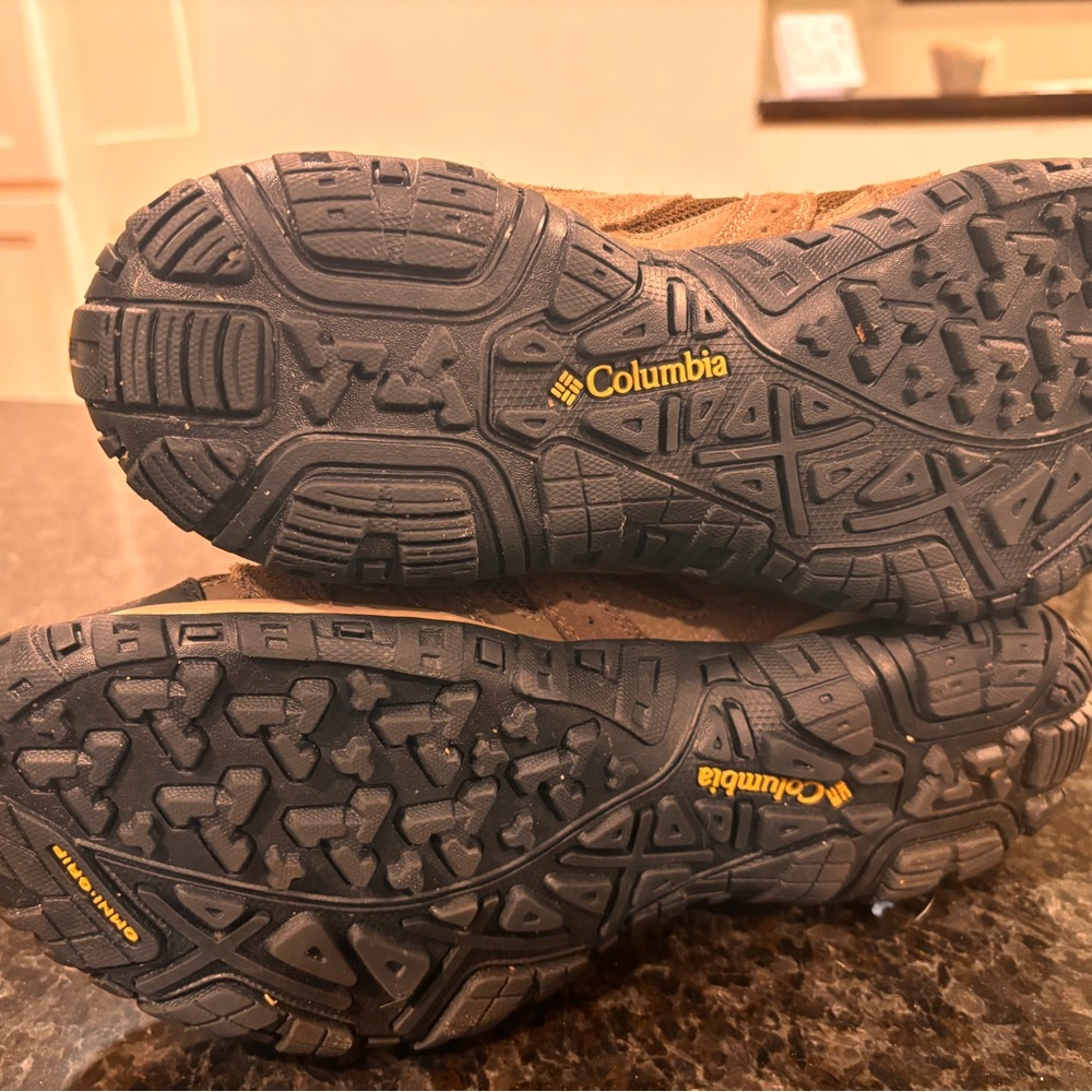 Men’s Columbia Brown Hiking Boots “Redmond” - Picture 9 of 11